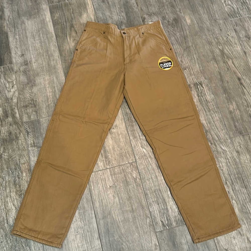Men’s Wrangler fleece lined carpenter pants.